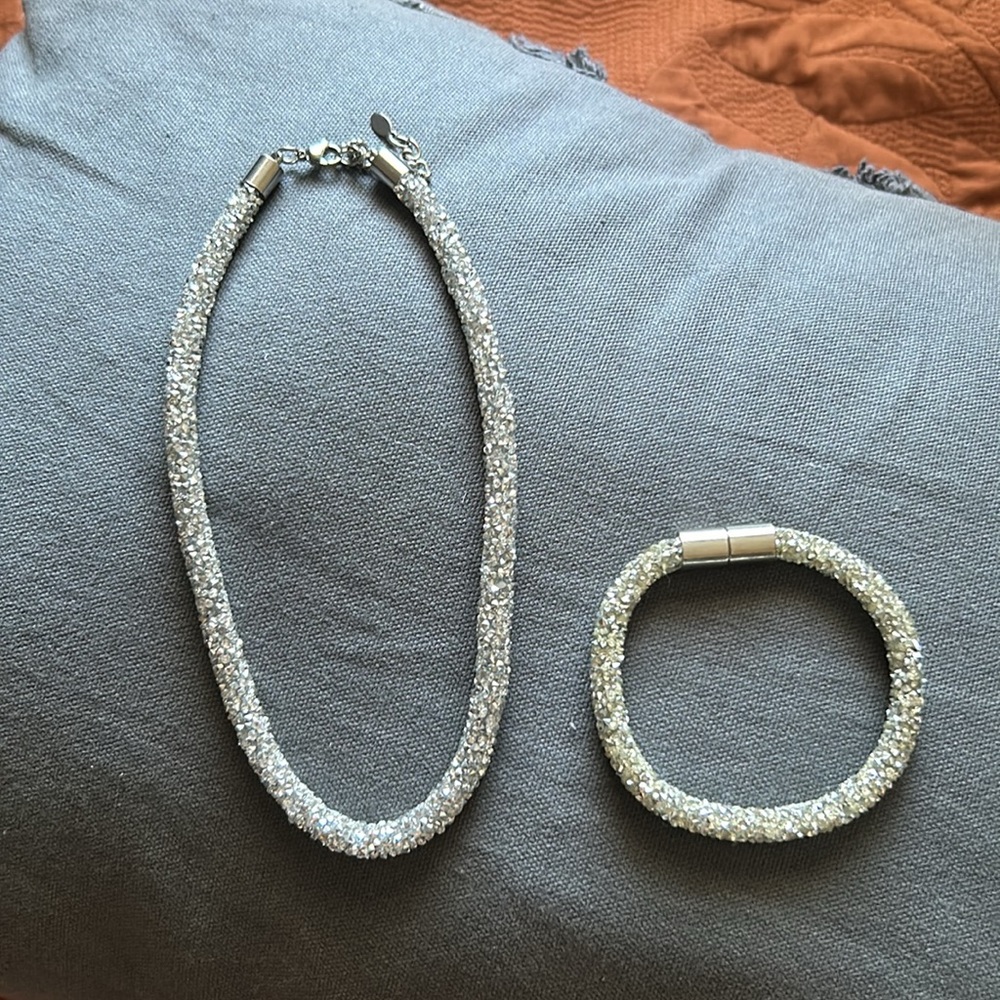 EUC sparkly necklace and magnetic closure bracelet